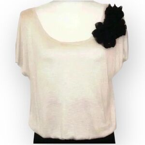 Body Central Brand Ladies Blouse in Cream Accented w/ 3Blk Fabric Flowers